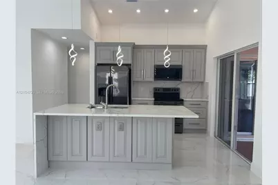 816 Sand Creek Cir #816, Weston, FL 33327 - Photo 5