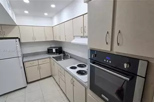 1000 West Ave, Miami Beach, FL 33139 - Photo 17