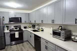 203 NE 12th Ave, Homestead, FL 33030 - Photo 9