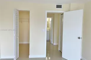 16950 W Dixie Hwy, North Miami Beach, FL 33160 - Photo 13