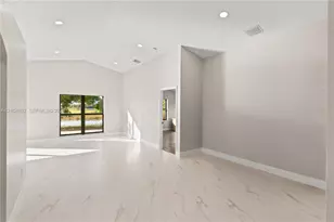 14340 NW 11th St, Pembroke Pines, FL 33028 - Photo 3