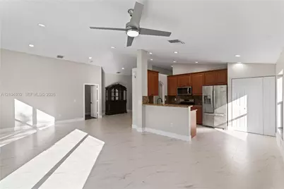 14340 NW 11th St, Pembroke Pines, FL 33028 - Photo 5