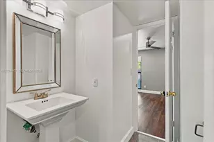 8979 Palm Tree Ln, Pembroke Pines, FL 33024 - Photo 7