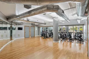 253 NE 2nd St, Miami, FL 33132 - Photo 25