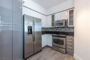 7900 Harbor Island Dr, North Bay Village, FL 33141 - Photo 13