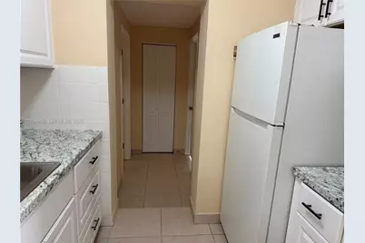 9960 SW 42nd St, Miami, FL 33165 - Photo 5