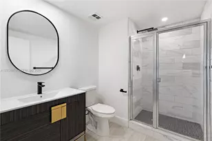 335 S Biscayne Blvd, Miami, FL 33131 - Photo 11