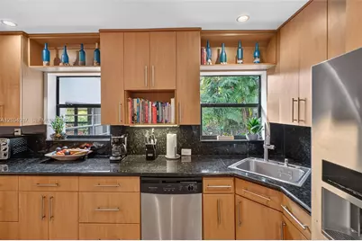 1020 NE 107th St, Miami Shores, FL 33161 - Photo 13