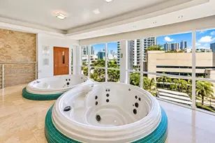 41 SE 5th St, Miami, FL 33131 - Photo 21