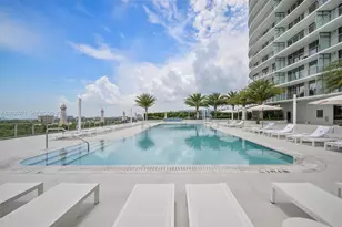 2411 Laguna Cir, Miami, FL 33180 - Photo 17