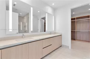 2411 Laguna Cir, Miami, FL 33180 - Photo 39