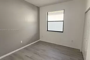 717 NE 191st St, Miami, FL 33179 - Photo 9