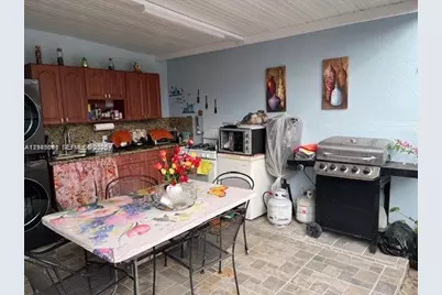 4211 W 10th Ln, Hialeah, FL 33012 - Photo 11