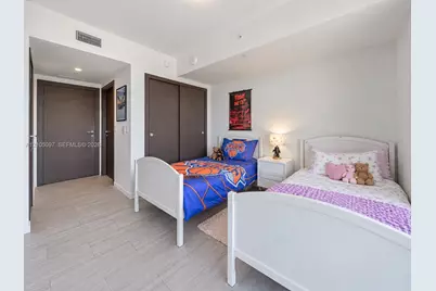 1000 Brickell Plz #4706, Miami, FL 33131 - Photo 37