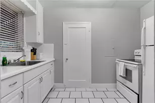 427 NE 107th St, Miami, FL 33161 - Photo 11