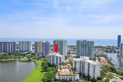 20000 E Country Club Dr #401, Aventura, FL 33180 - Photo 33