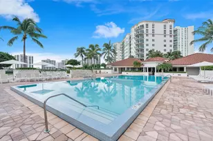 20000 E Country Club Dr, Aventura, FL 33180 - Photo 27