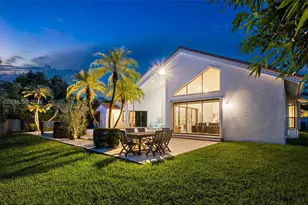 355 Coconut Cir, Weston, FL 33326 - Photo 7