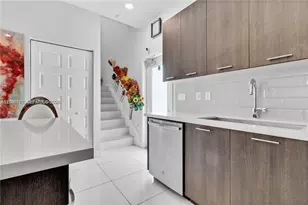 4745 NW 84th Ct, Doral, FL 33166 - Photo 5