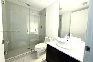 31 SE 6th St, Miami, FL 33131 - Photo 11