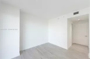 45 SW 9th St, Miami, FL 33130 - Photo 21