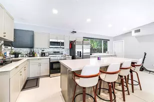 17251 NE 2nd Ct, North Miami Beach, FL 33162 - Photo 11