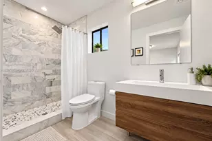 2130 Alamanda Dr, North Miami, FL 33181 - Photo 23