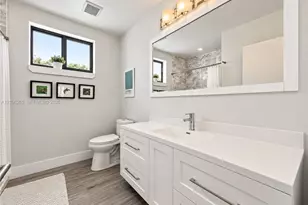 2130 Alamanda Dr, North Miami, FL 33181 - Photo 31