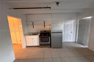 354 Rardin Ave, Pahokee, FL 33476 - Photo 1