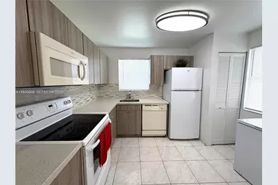 1226 SW 113th Ter #103, Pembroke Pines, FL 33025 - Photo 9