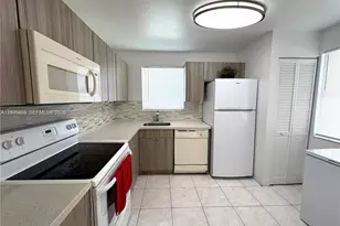 1226 SW 113th Terrace, Pembroke Pines, FL 33025 - Photo 9