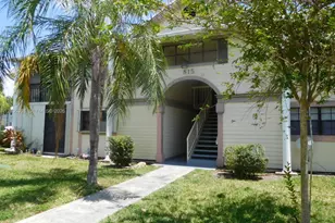 815 NE 199th St, Miami, FL 33179 - Photo 21