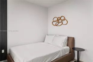 121 NE 5th St, Miami, FL 33132 - Photo 13