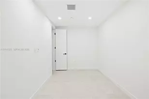 2200 Brickell Ave, Miami, FL 33129 - Photo 19