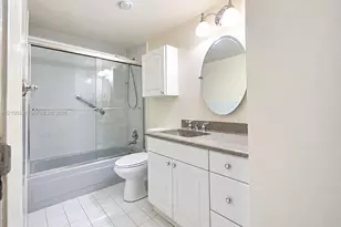 4675 W 18th Ct, Hialeah, FL 33012 - Photo 21