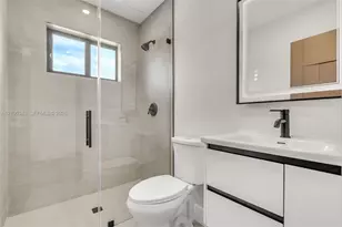 1735 SW 97th Pl, Miami, FL 33165 - Photo 17
