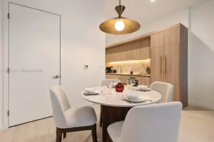 77 SE 5th St, Miami, FL 33131 - Photo 5
