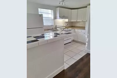 343 NE 25th St #Upper, Miami, FL 33137 - Photo 9