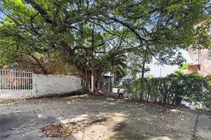 967 SW 5th St, Miami, FL 33130 - Photo 11
