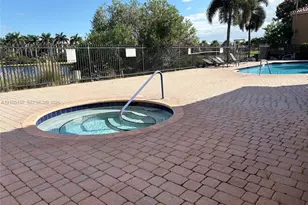 620 SW 107th Ave, Pembroke Pines, FL 33025 - Photo 47