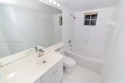 17145 N Bay Rd #4203, Sunny Isles Beach, FL 33160 - Photo 15