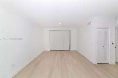 17145 N Bay Rd #4203, Sunny Isles Beach, FL 33160 - Photo 5