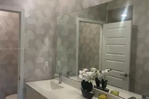 4745 NW 84th Ct, Doral, FL 33166 - Photo 37