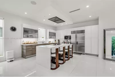 10445 NW 68th Ter, Doral, FL 33178 - Photo 11