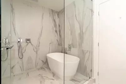 1400 Biscayne Blvd #504, Miami, FL 33132 - Photo 21