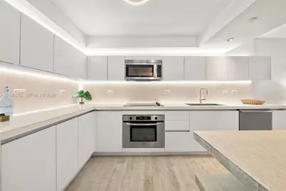 102 24th St #1213, Miami Beach, FL 33139 - Photo 11