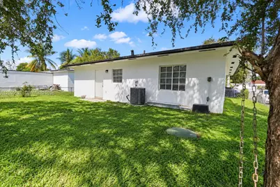2276 NW 81st St, Miami, FL 33147 - Photo 25