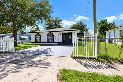 2276 NW 81st St, Miami, FL 33147 - Photo 21