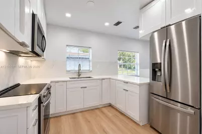 2276 NW 81st St, Miami, FL 33147 - Photo 5