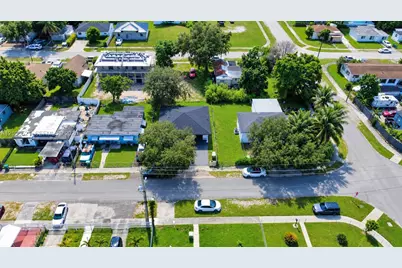 2276 NW 81st St, Miami, FL 33147 - Photo 19